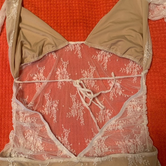 LENORA LACE DRESS. - Picture 7 of 13